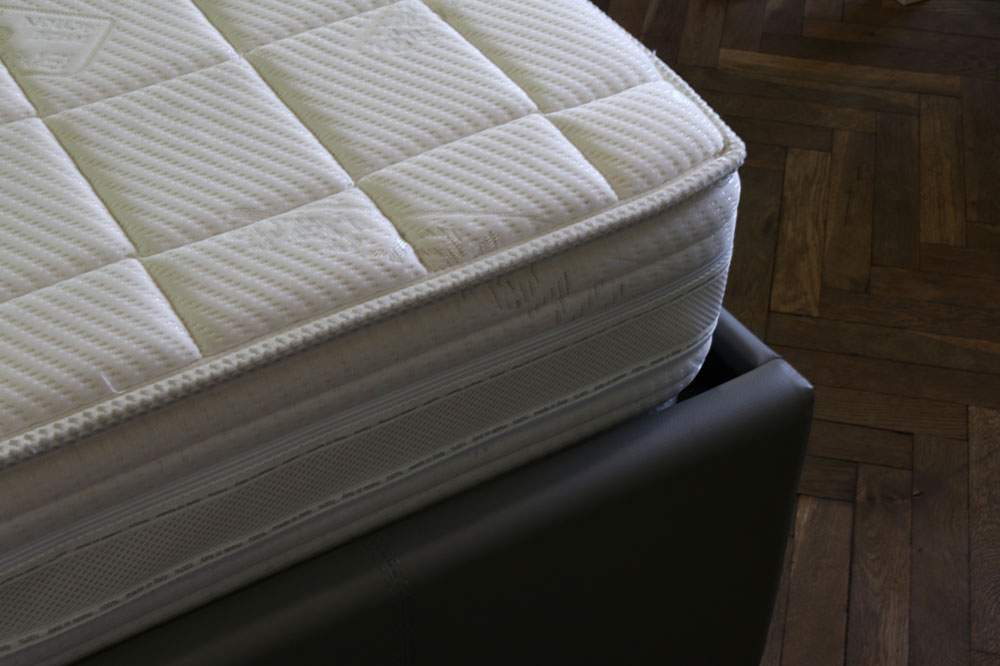 4 Best Memory Foam Mattresses for Back Pain