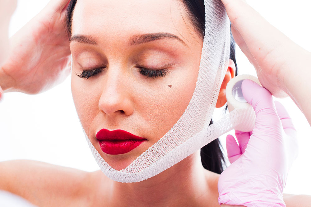 The Top Pros and Cons of Plastic Surgery